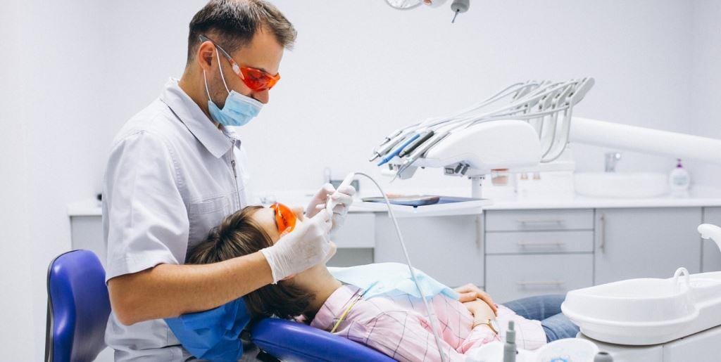 Pacjentka podczas leczenia stomatologicznego