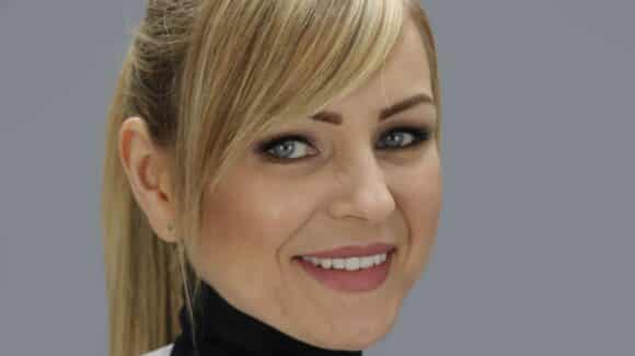 Transformări ale zâmbetului Birmingham - Dr Kamila Szuberska EMAX Transformări ale zâmbetului Birmingham - Dr Kamila Szuberska EMAX