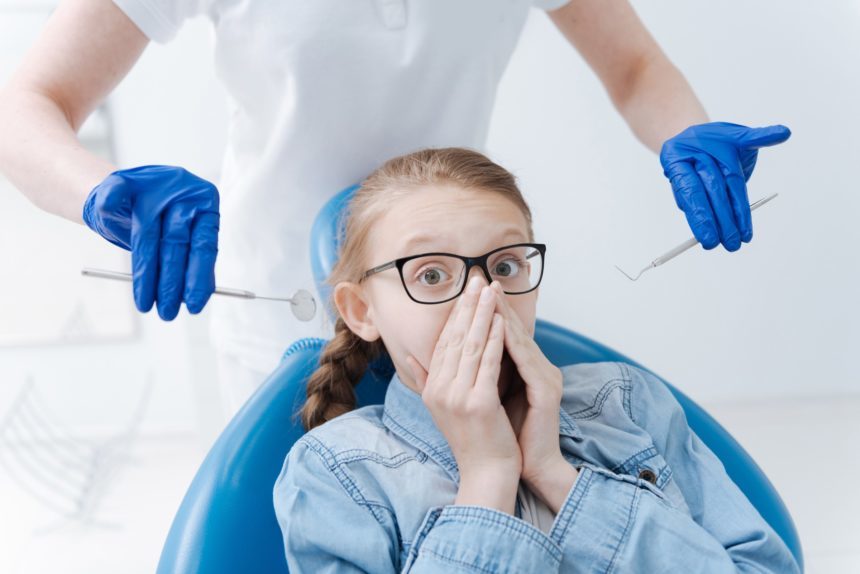 Frica de dentist la un copil - cum să o combateți?