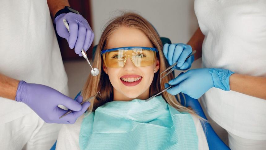 Zęby na kredyt, czyli leczenie stomatologiczne na raty