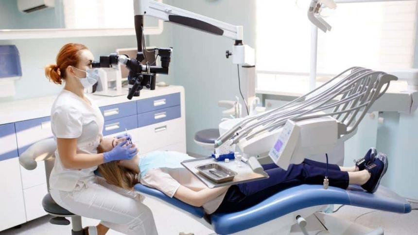 Teeth under the microscope - modern technology in dentistry Teeth under the microscope - modern technology in dentistry