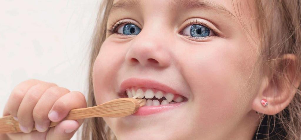 Струва ли си да се грижите за млечните зъби при децата?