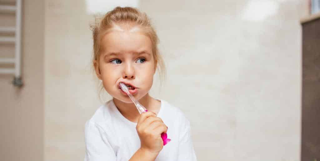 How to encourage your child to brush his teeth