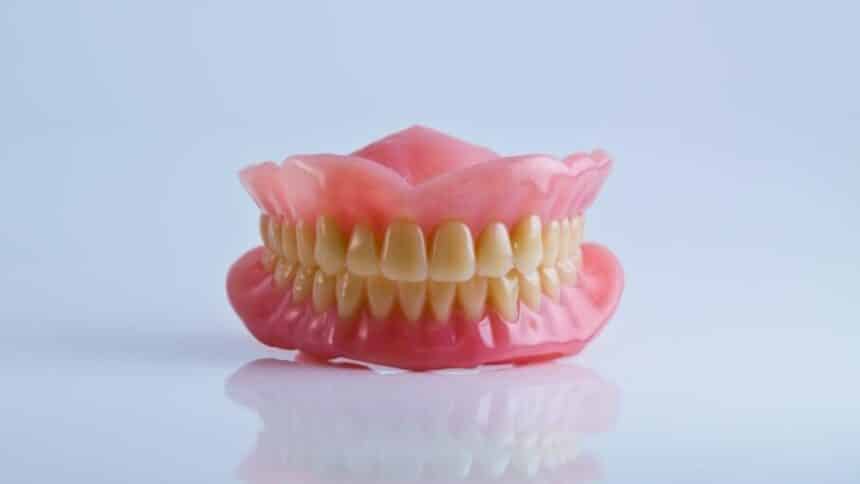Acrylic dentures in the UK - indications, process and price