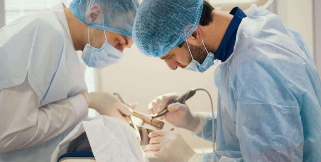 Орална хирургия в Обединеното кралство