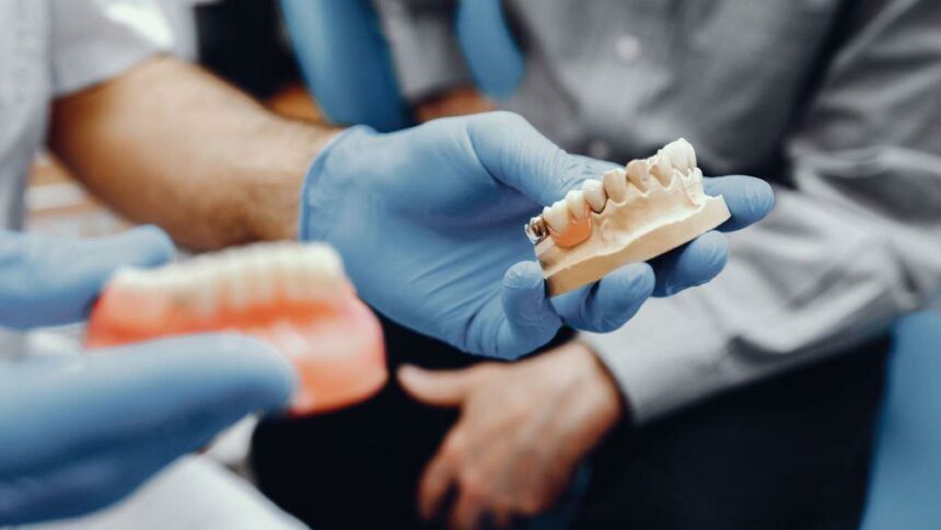 Dostawienie zęba do protezy w UK