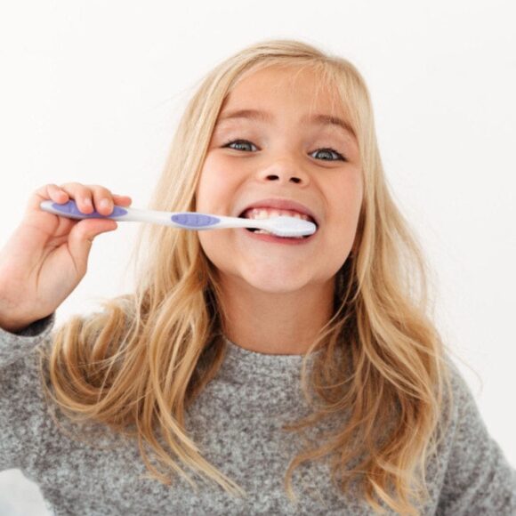 Szczoteczka dla dziecka – elektryczna czy manualna?